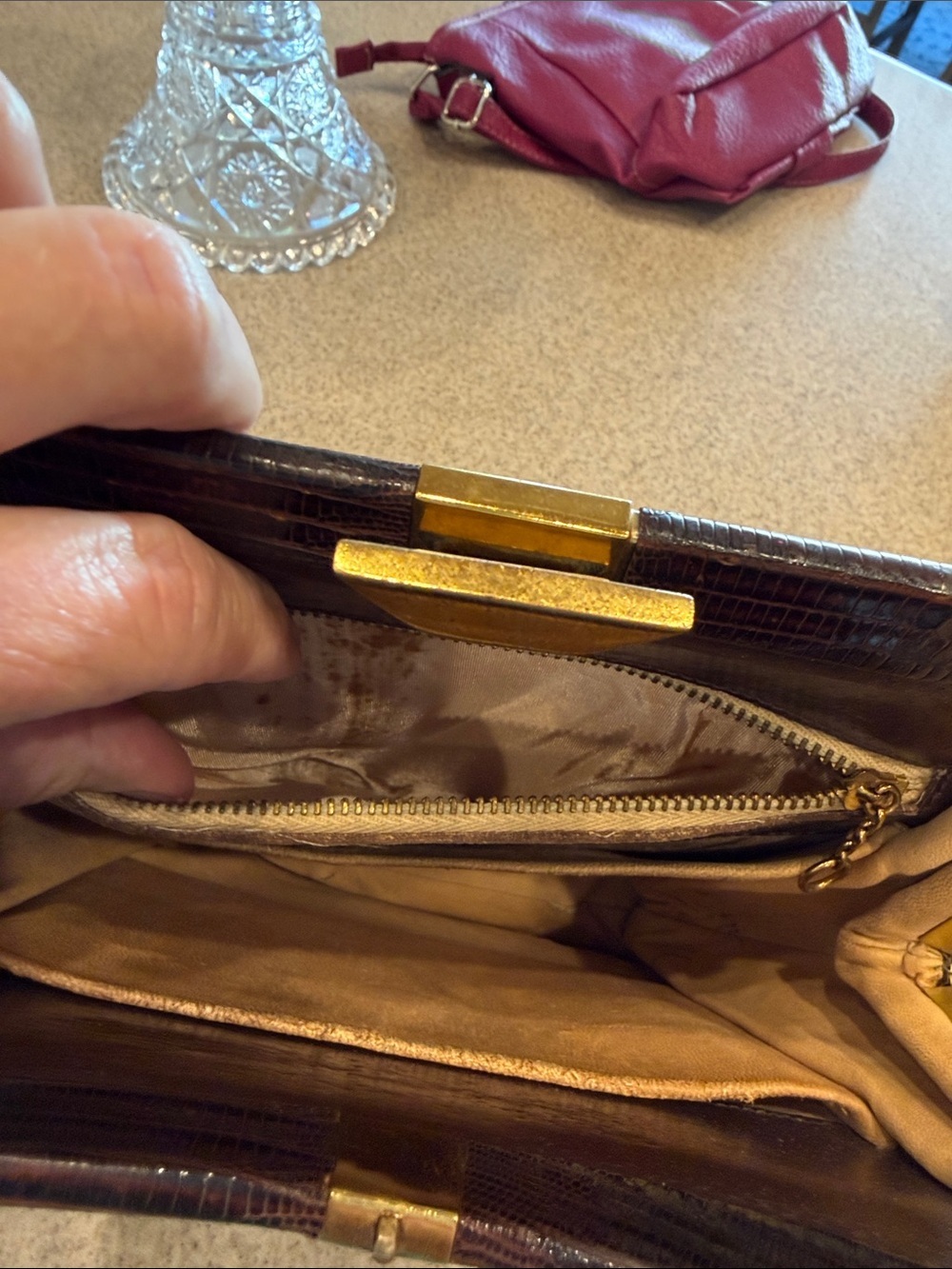 Escort bag brown lizard (missing strap) - Picture 9 of 11
